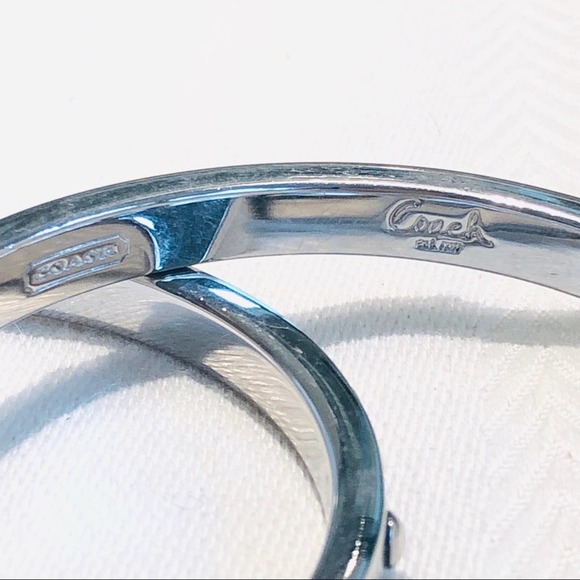 ❗️1 Left❗️EUC Coach 1/4” Silver Stud Bangle - Picture 5 of 7